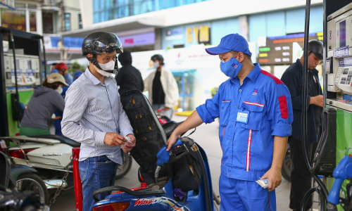 Manufacturers required to disclose vehicle compatibility with E10 gasoline