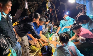 Divers successfully rescue one person trapped in Laos cave