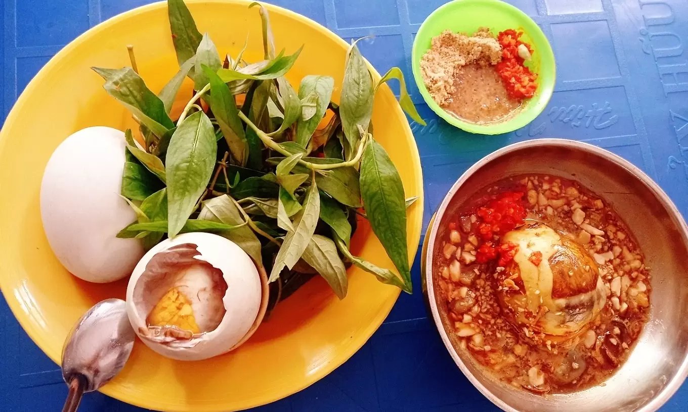 Eating balut with Vietnamese coriander to boost male physiology?