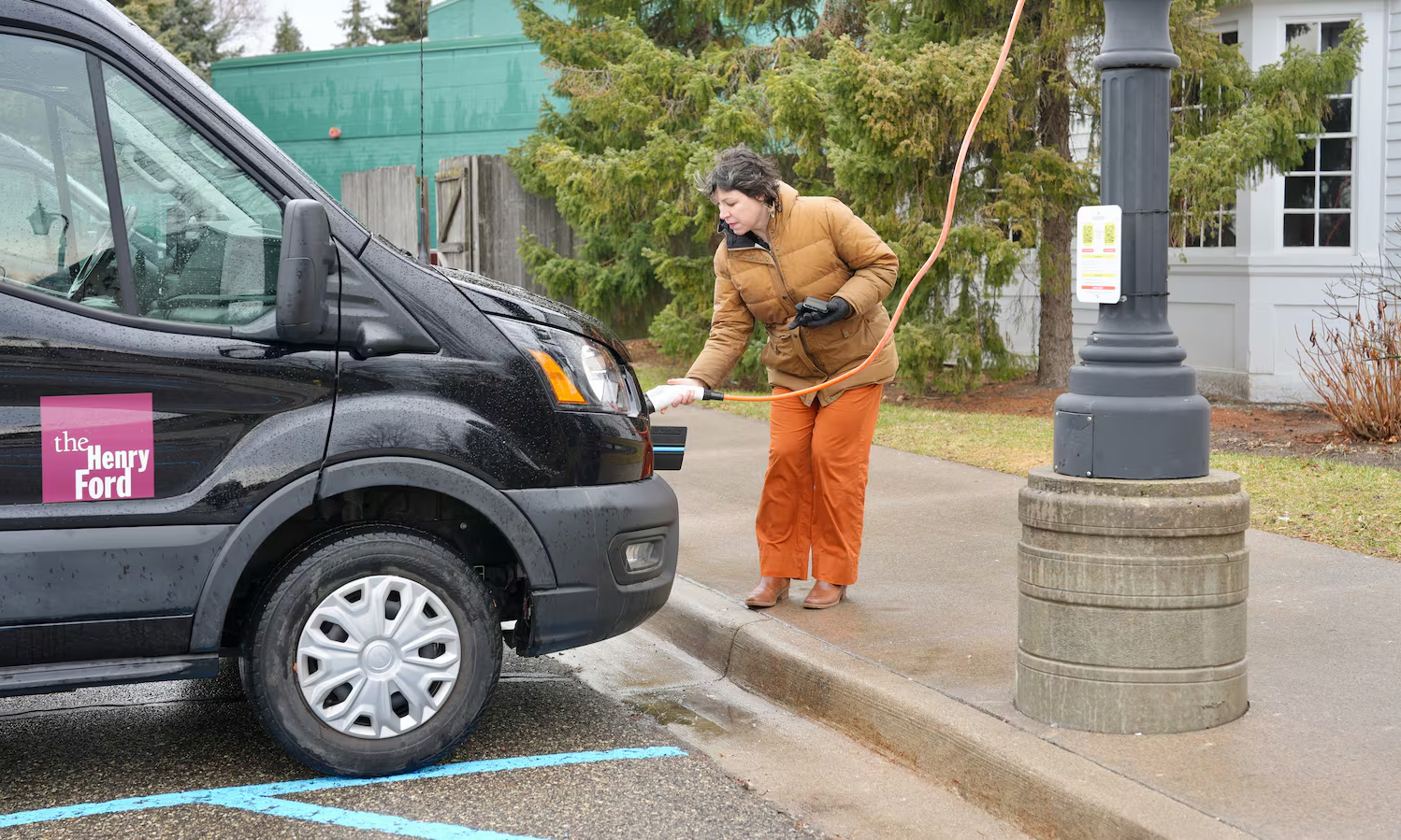 Utilizing streetlights as electric vehicle charging stations