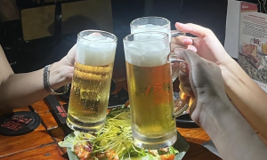 five mistakes when drinking beer that easily lead to weight gain