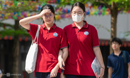 Solutions for the 10th-grade math exam in Hanoi