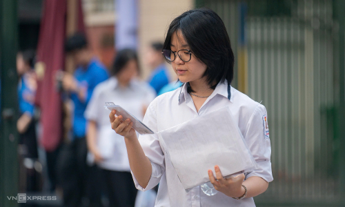Hanoi's 10th-grade mathematics exam paper