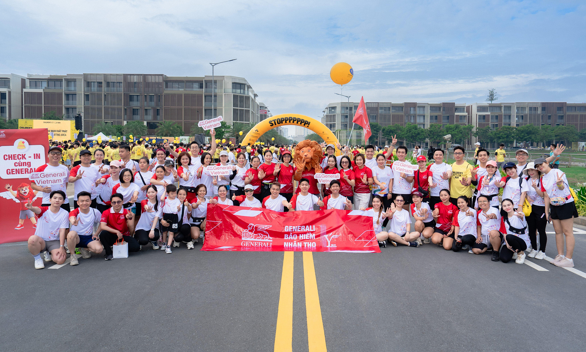 Generali Vietnam accompanies run for child cancer patients