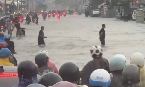 National Route 51 'turns into a river' after heavy rain