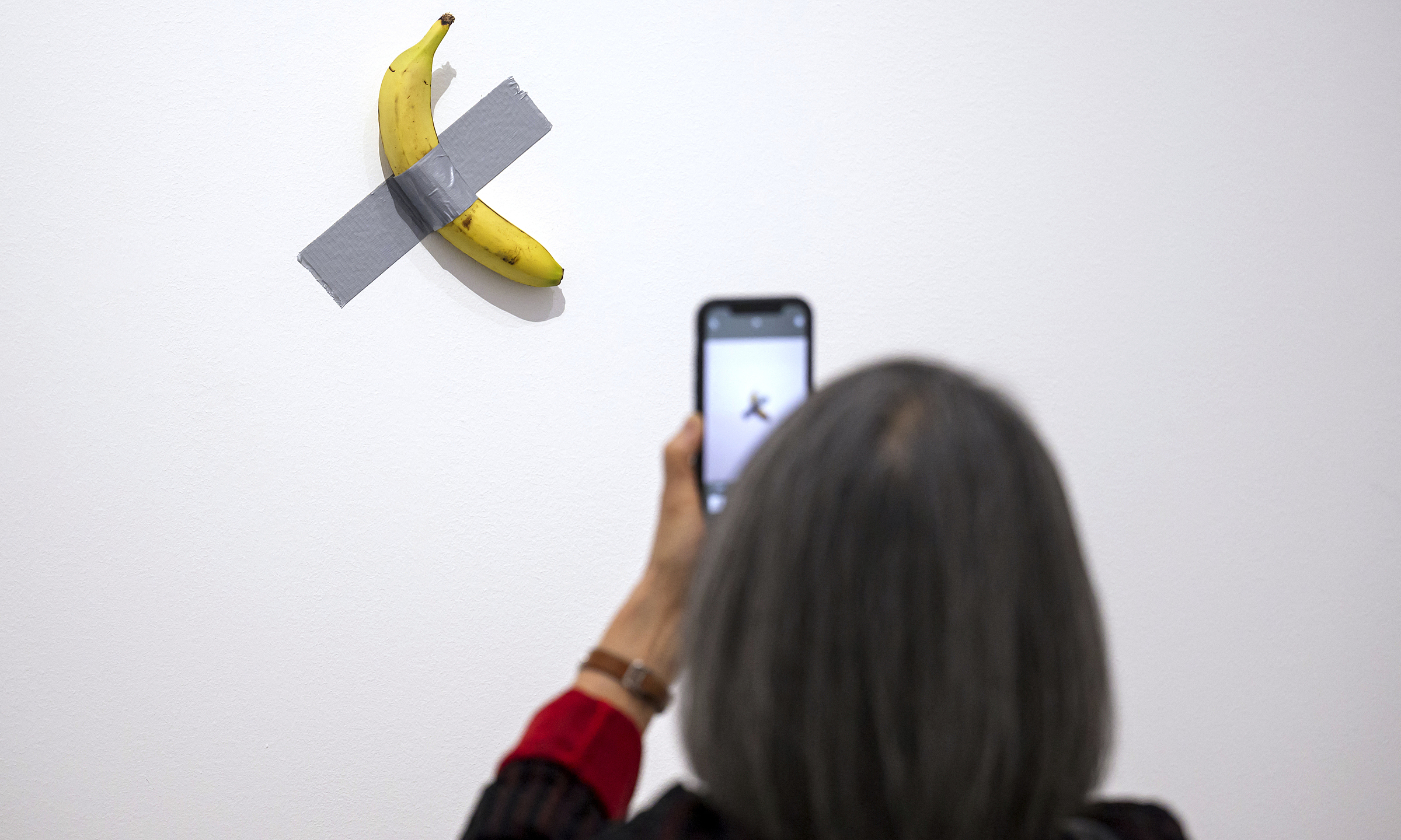 Million-dollar "banana taped to wall" artwork stolen again