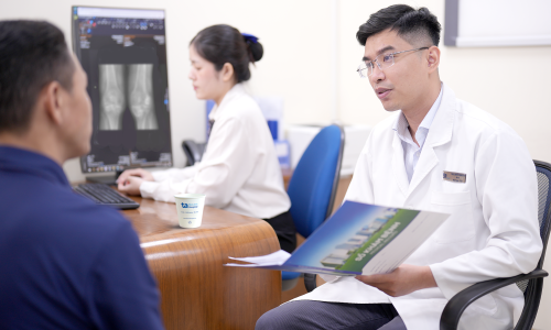 How to surgically remove tophi for gout patients?