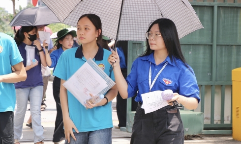 Hai Phong's 10th-grade math exam paper and solutions