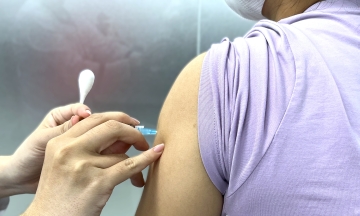 Does getting the HPV vaccine cure uterine fibroids if currently diagnosed?
