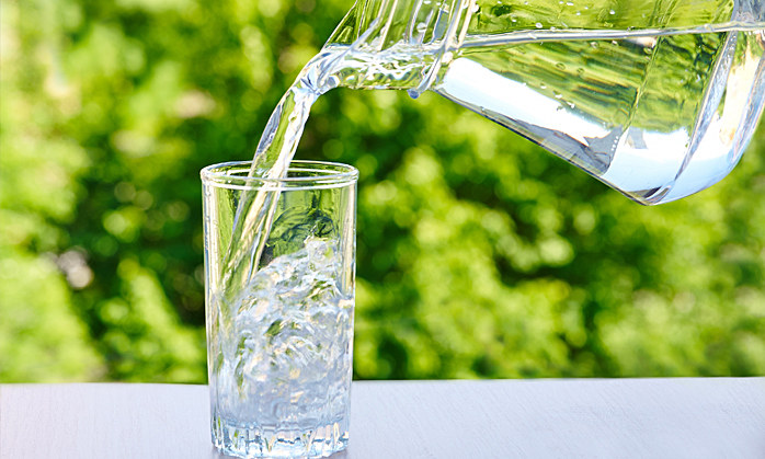 Hot weather hydration: how to drink water for a healthy heart?