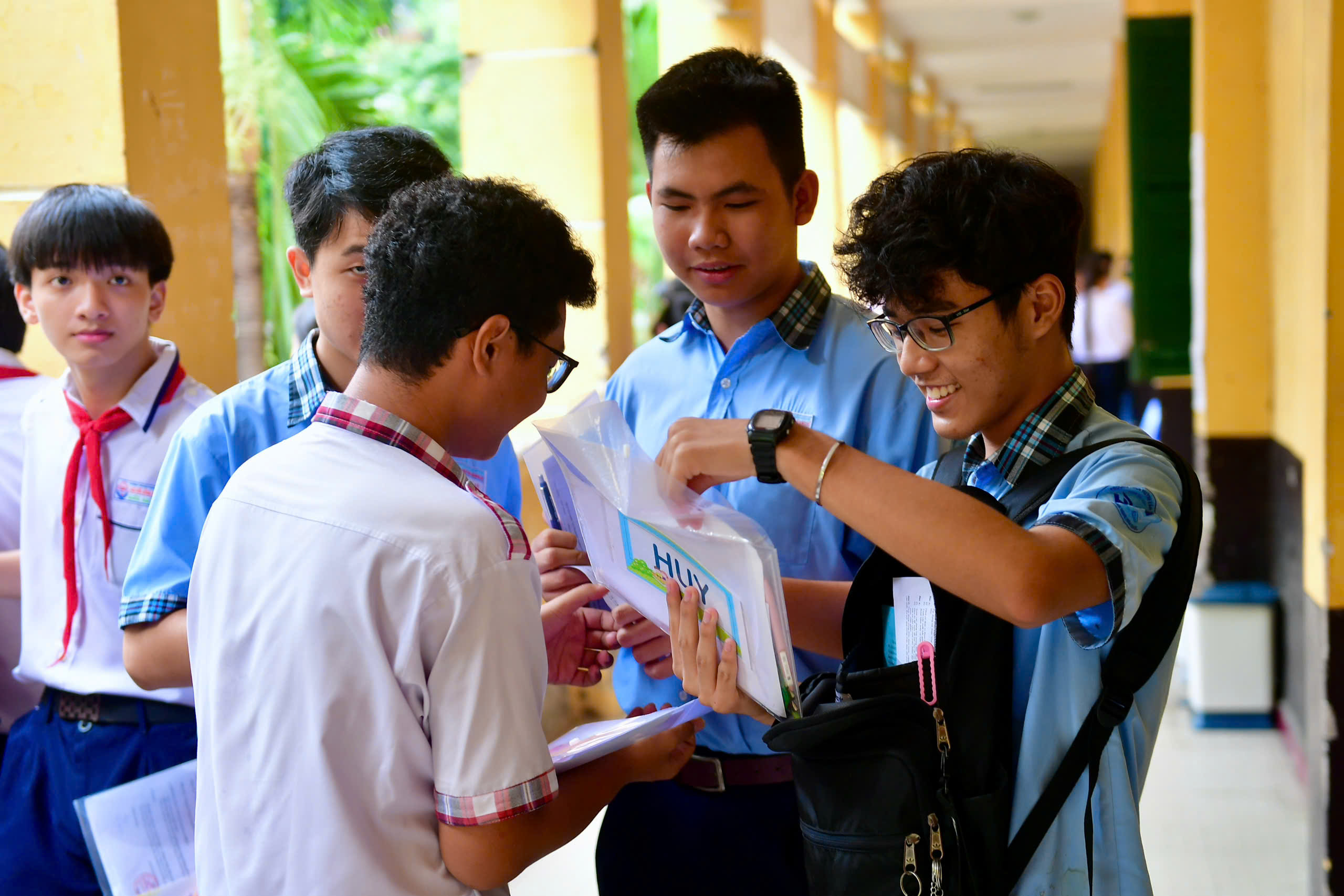 Ho Chi Minh City 10th-grade specialized physics exam contains incorrect formula