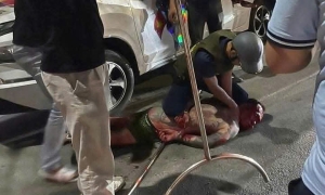 Man attacks passerby with knife, resists police