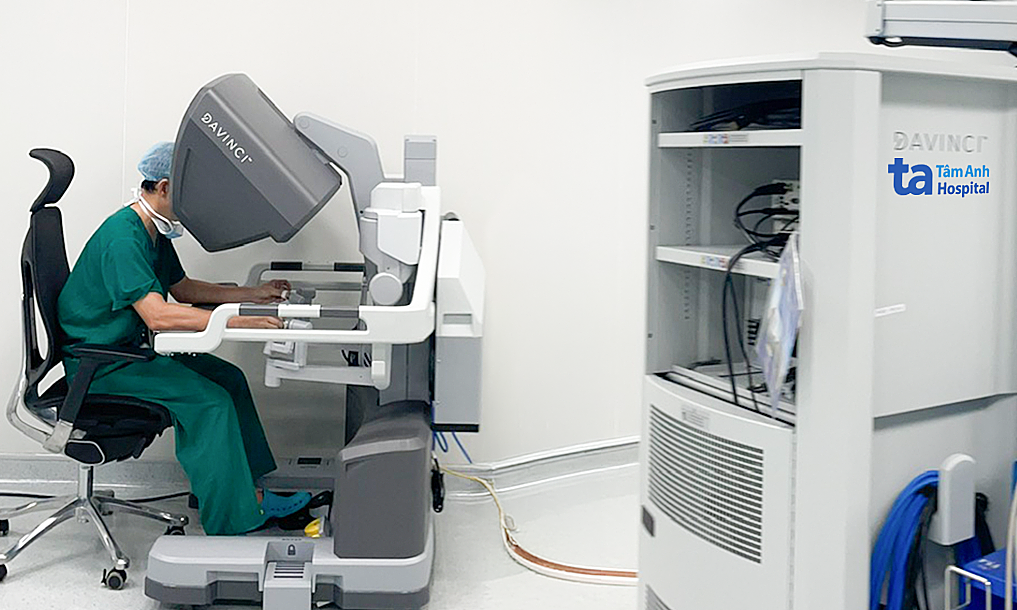 Partial nephrectomy for cancer treatment