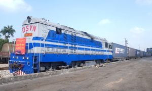 Cross-border container freight train operation between Vietnam and China