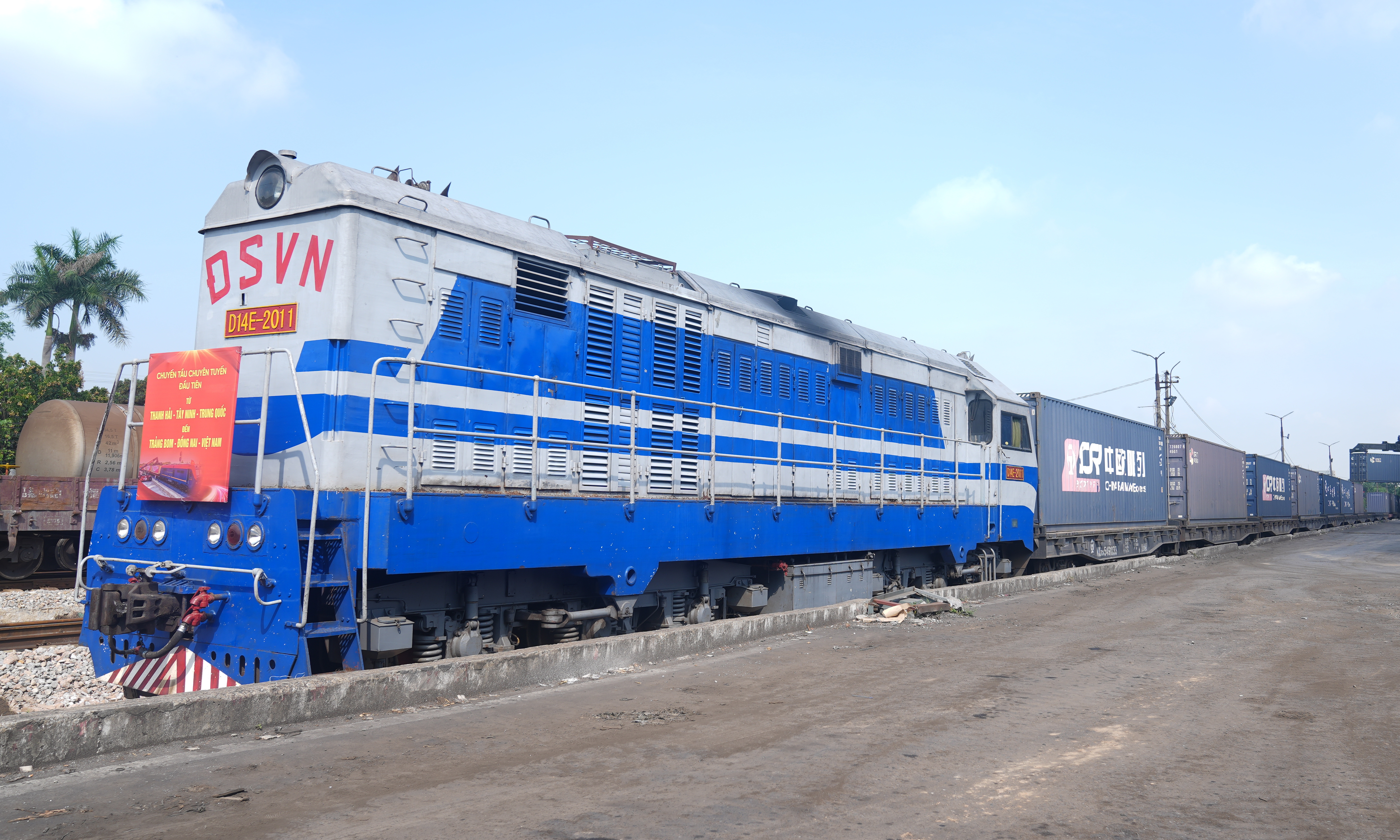 Cross-border container freight train operation between Vietnam and China