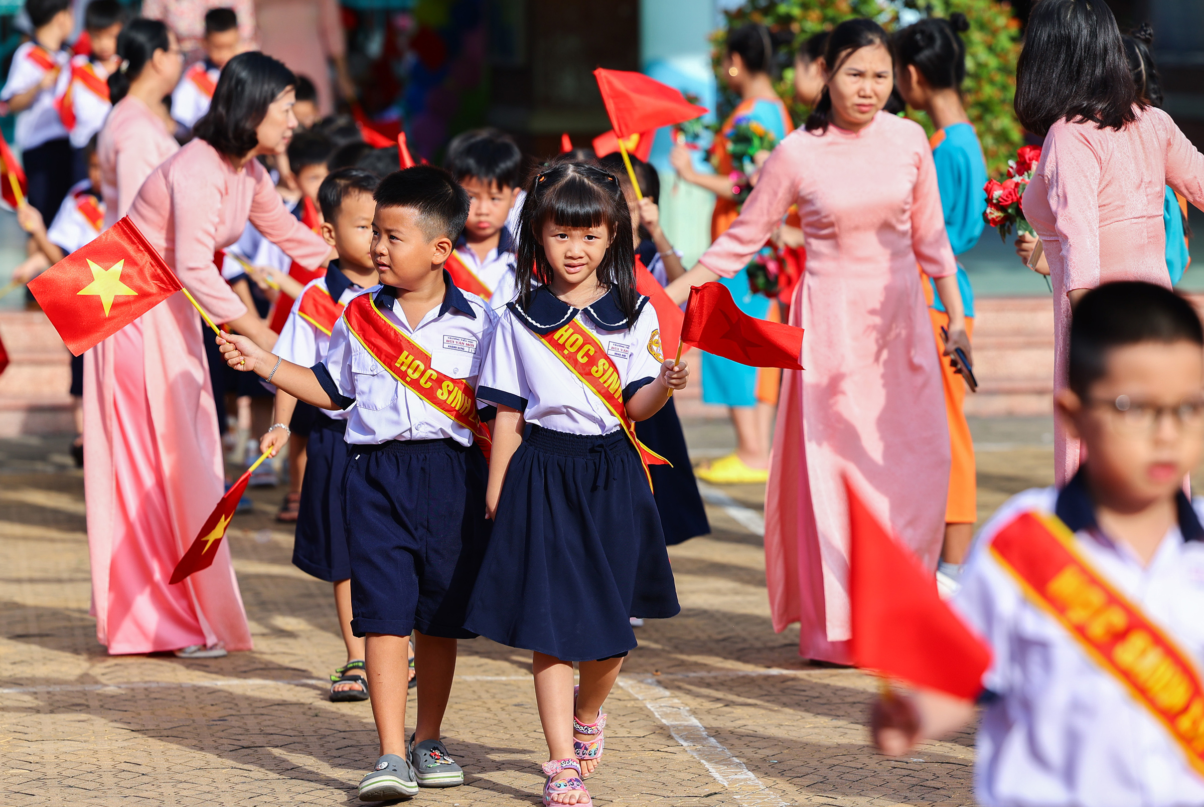 Proposal for two additional national day holidays