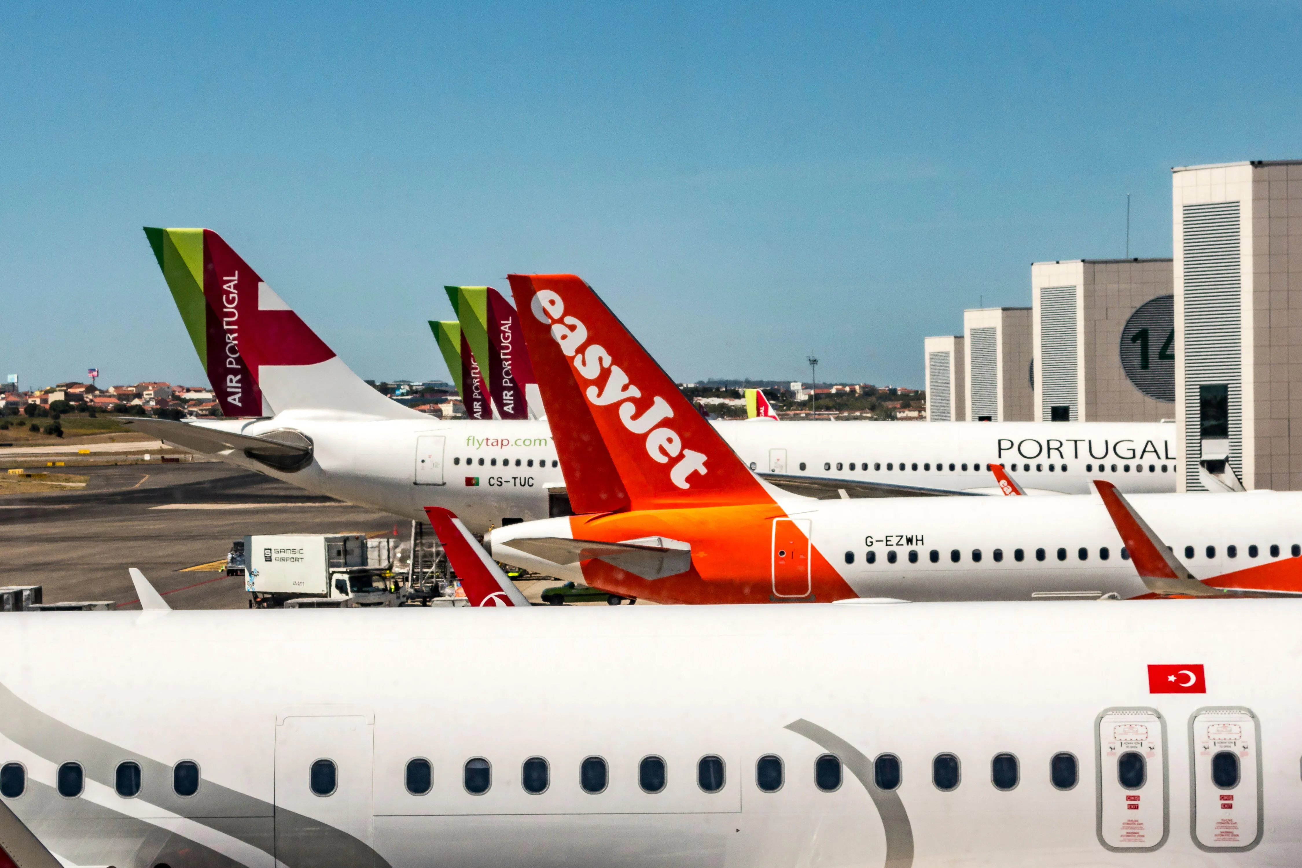 Hundreds of flights canceled due to nationwide strike in portugal