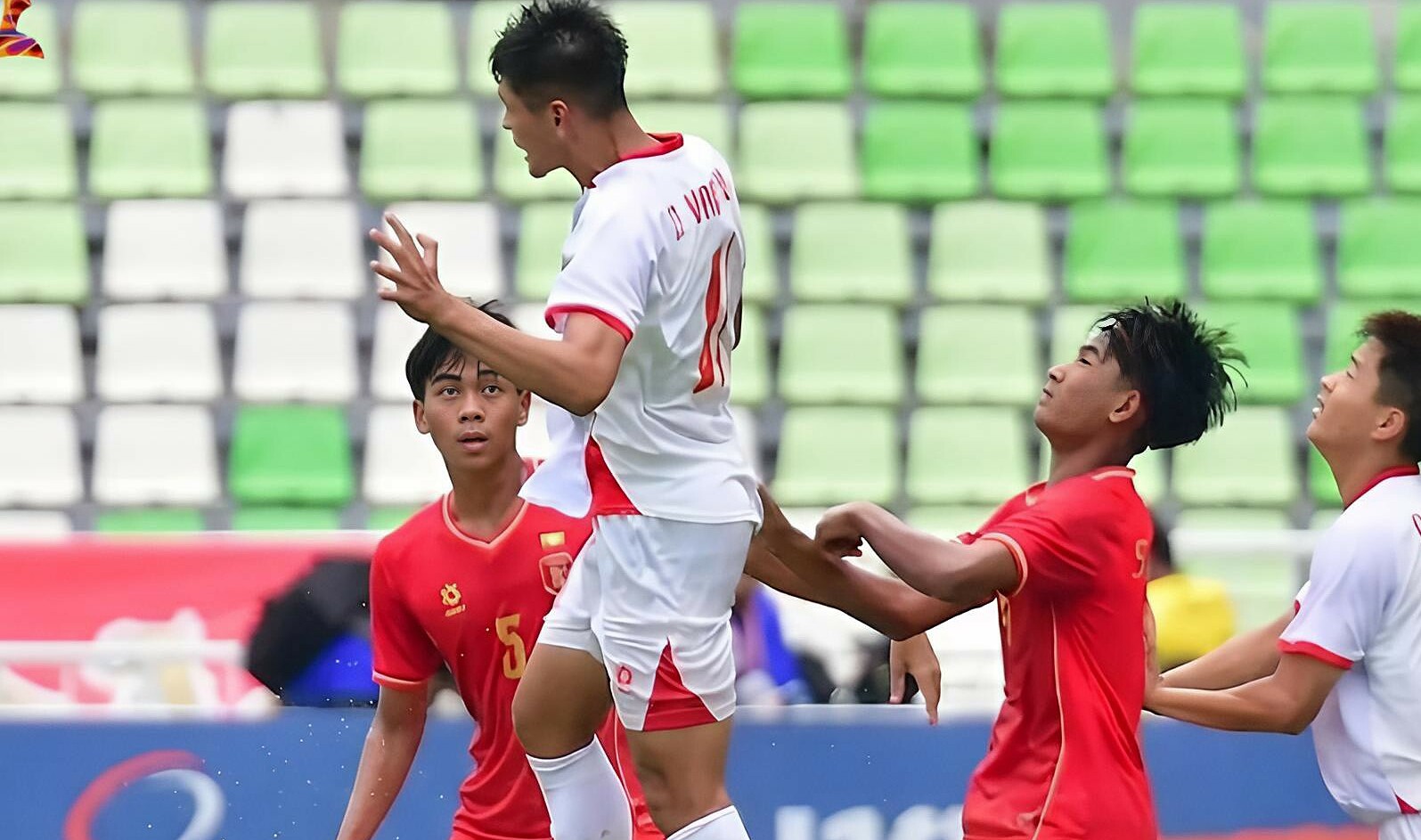 Vietnam holds advantage over Indonesia in U19 Southeast Asian Championship