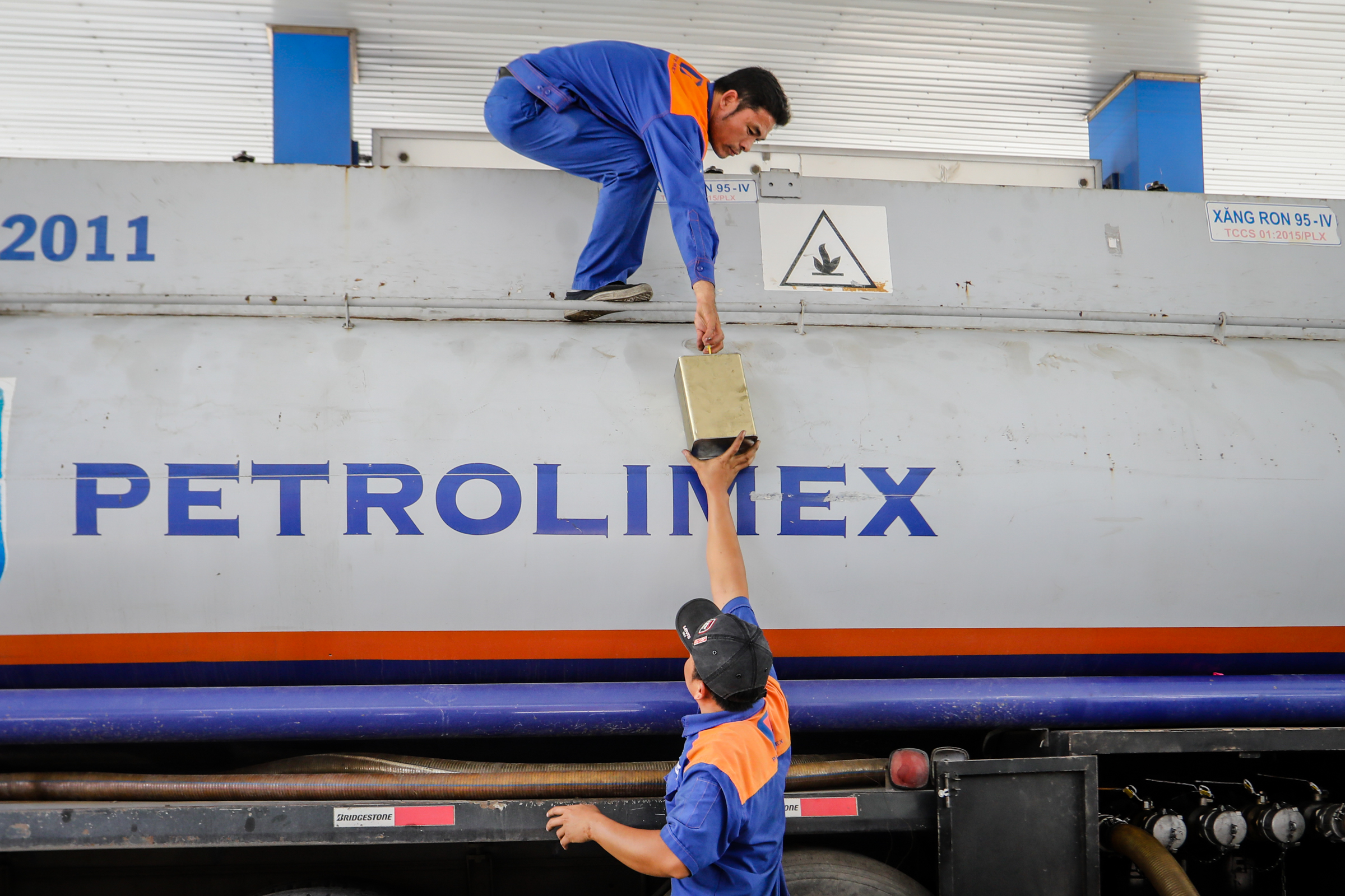 Petrolimex to sell all treasury shares