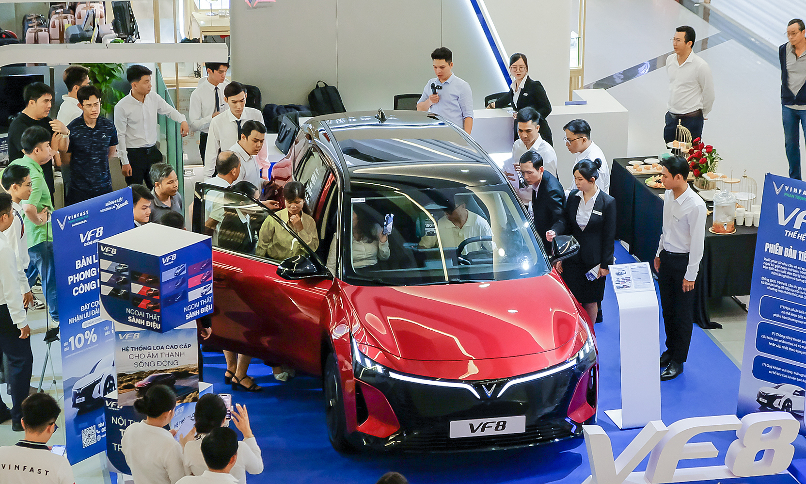 VinFast VF 8 new generation receives nearly 12,800 orders