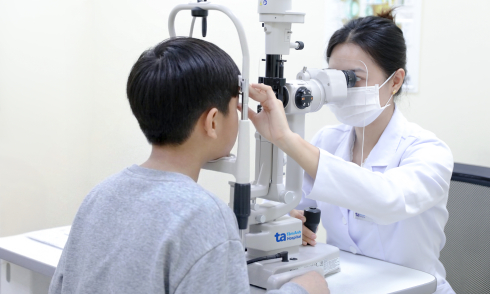 Boy diagnosed with superinfected keratitis