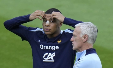 France's first rift ahead of World Cup 2026