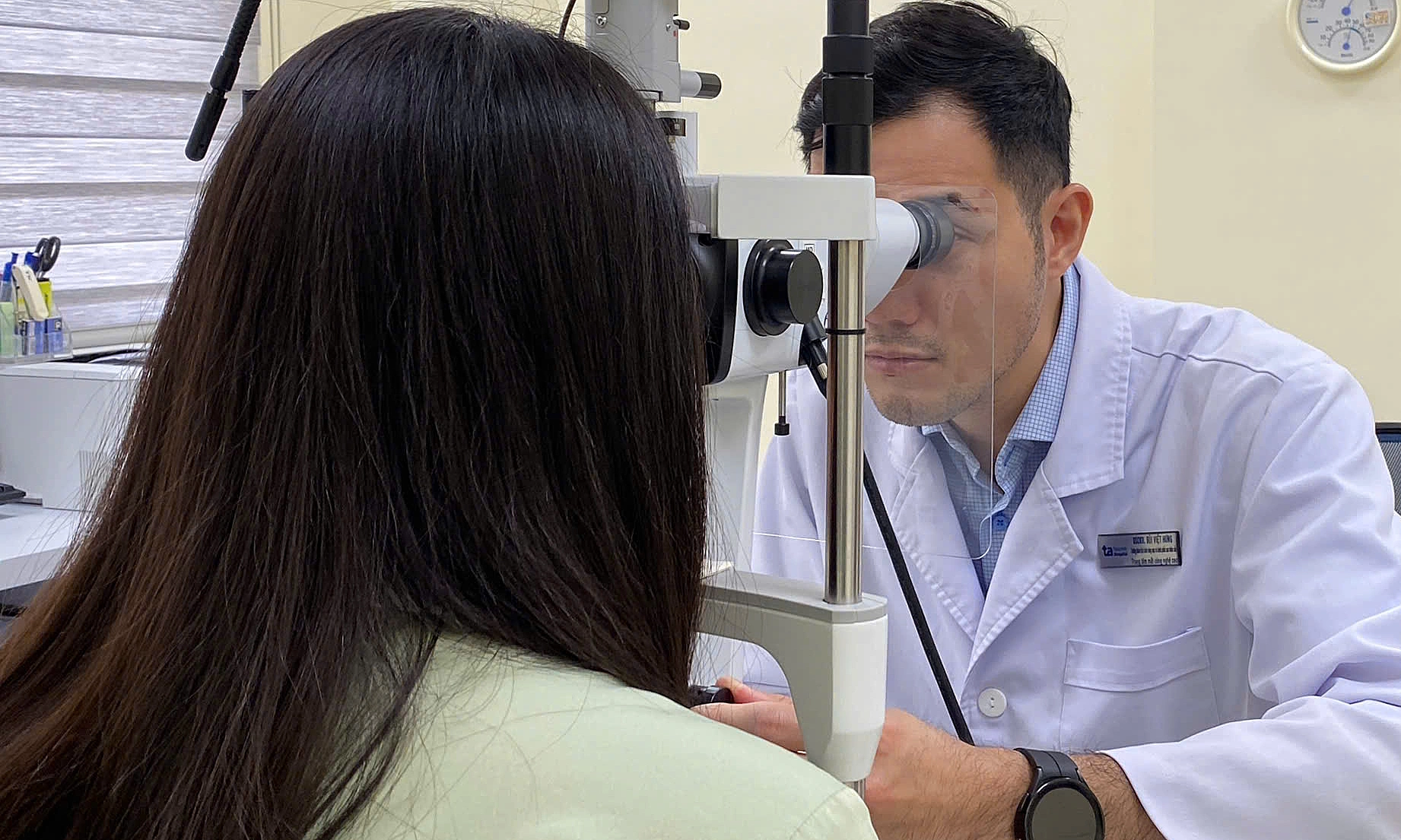 What to do to prevent eye complications in people with diabetes?