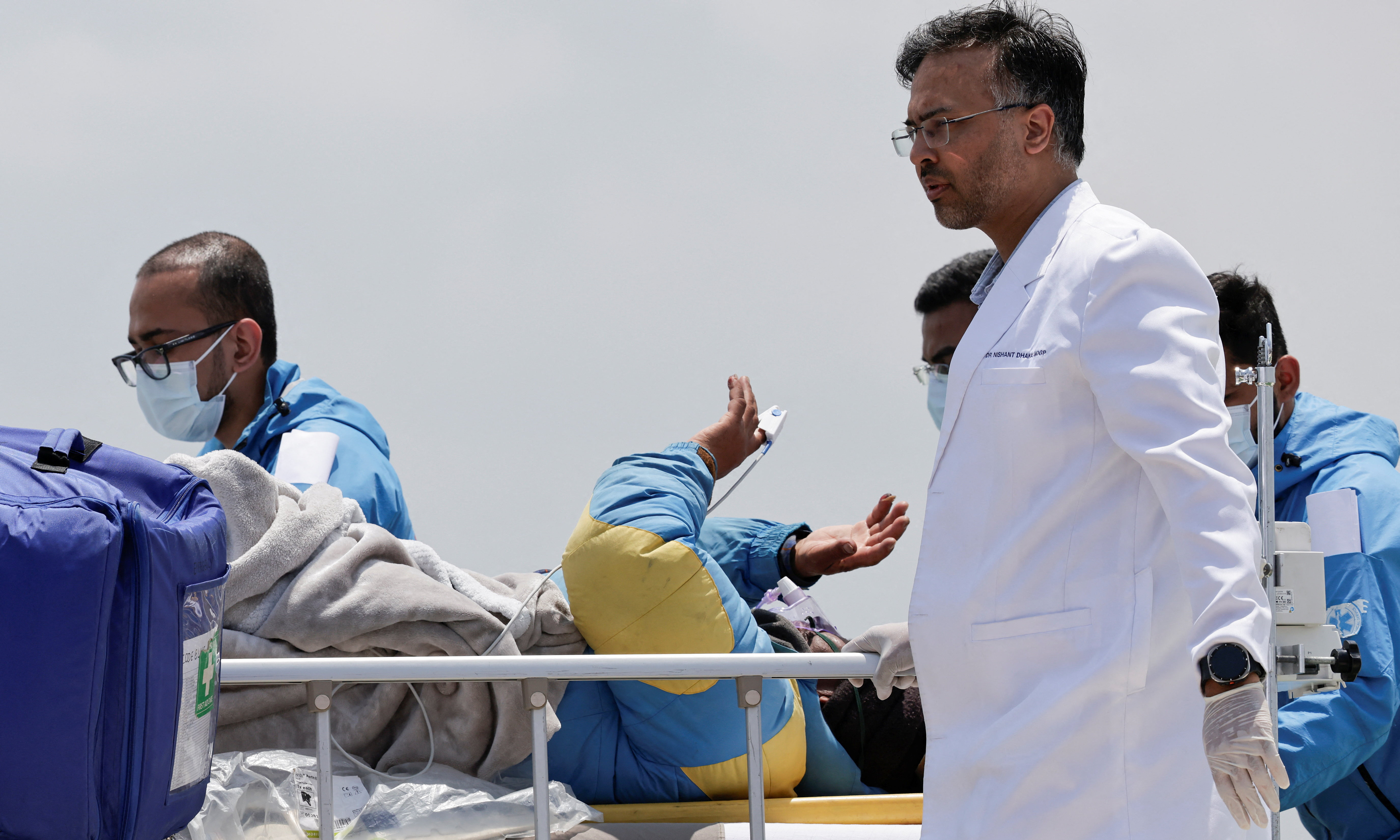 Six days fighting death on Everest