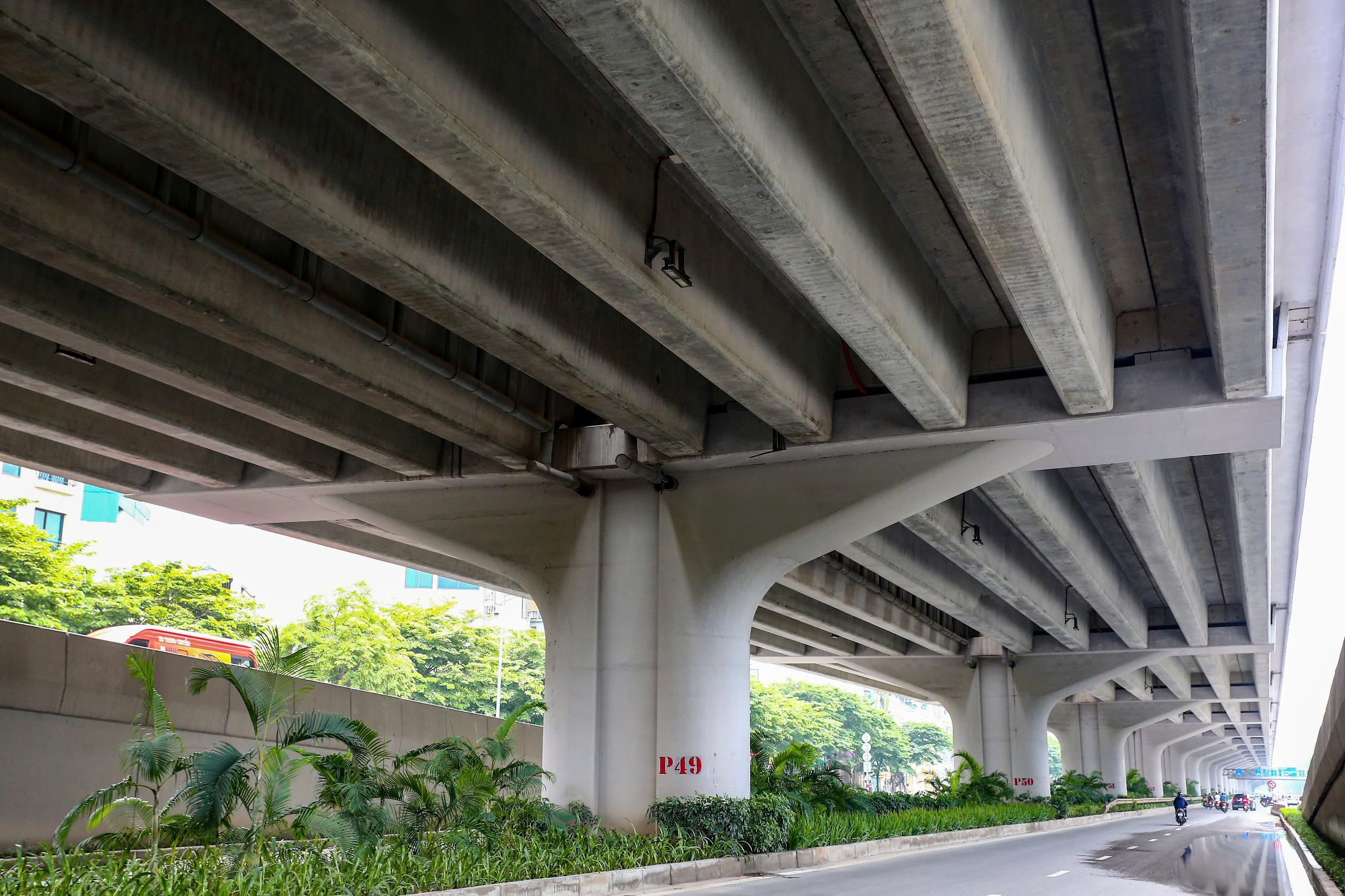 Misaligned bridge bearings found on Hanoi's elevated Ring Road 3