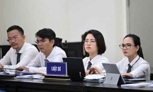 Proposal to halve the lawyer qualification process