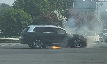 The love-hate battle after an electric vehicle fire in China
