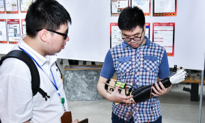 Viettel, VNPT prioritize recruitment of science research award-winning students