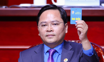 Nguyen Anh Tuan re-elected chairman of Vietnam General Confederation of Labor