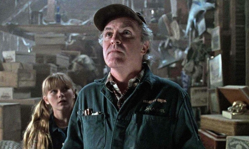 Veteran American actor stabbed to death at his home