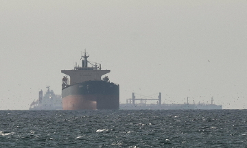 Oman "halts oil pumping" after explosion at key export port