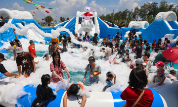 Thousands flock to Vinhomes Green Paradise for summer festival