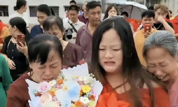 Reunion after 22 years: leaving home for fear of parental scolding
