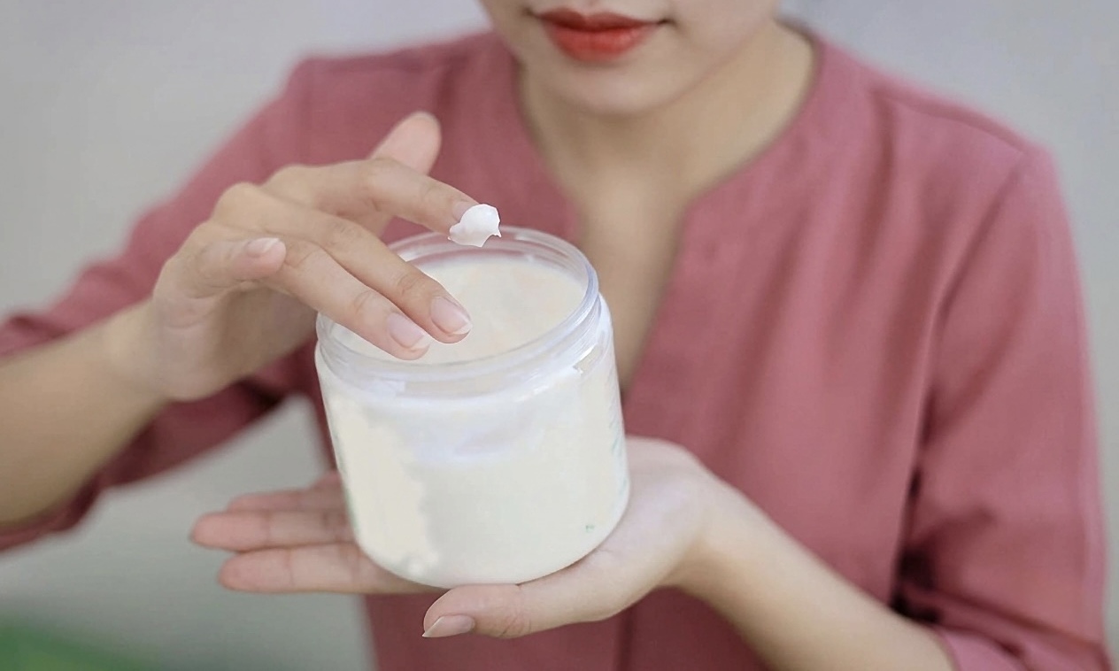 How to identify cosmetics containing corticoids?