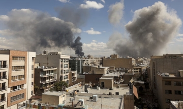 US strikes Iranian radar stations