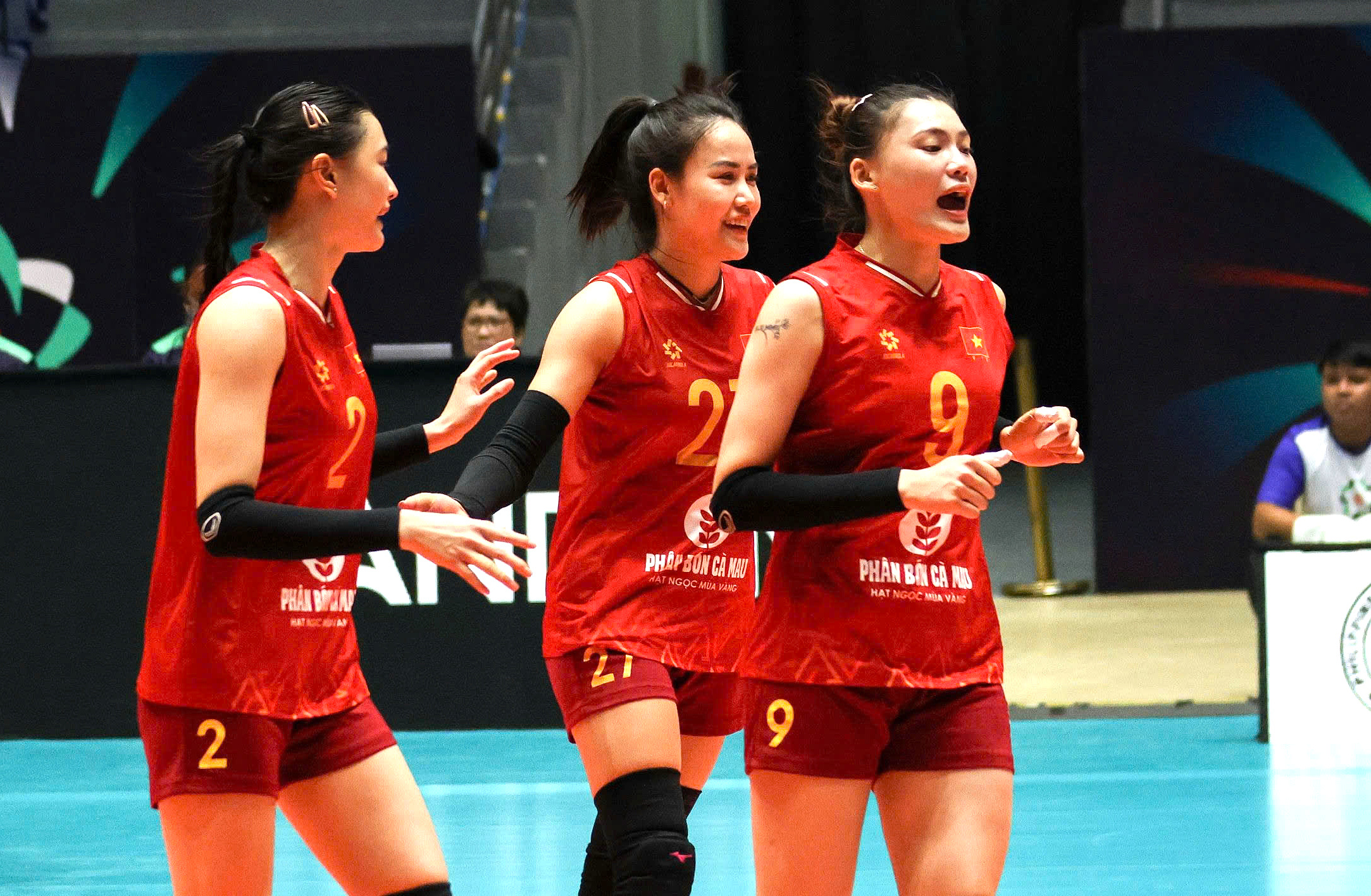 Vietnam celebrates resounding victory at women's asian volleyball championship