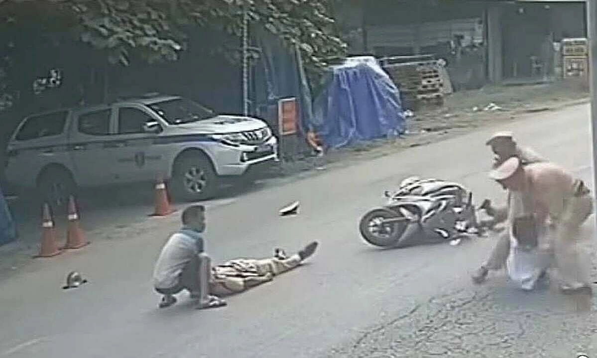 Two young men 'test positive for drugs', run checkpoint, hit traffic police officer