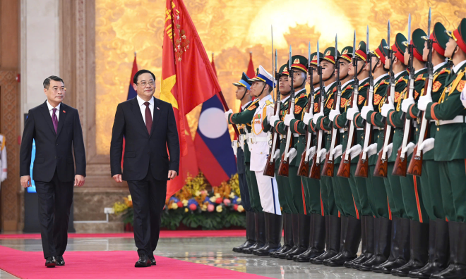 Prime Minister Le Minh Hung hosts Lao Prime Minister