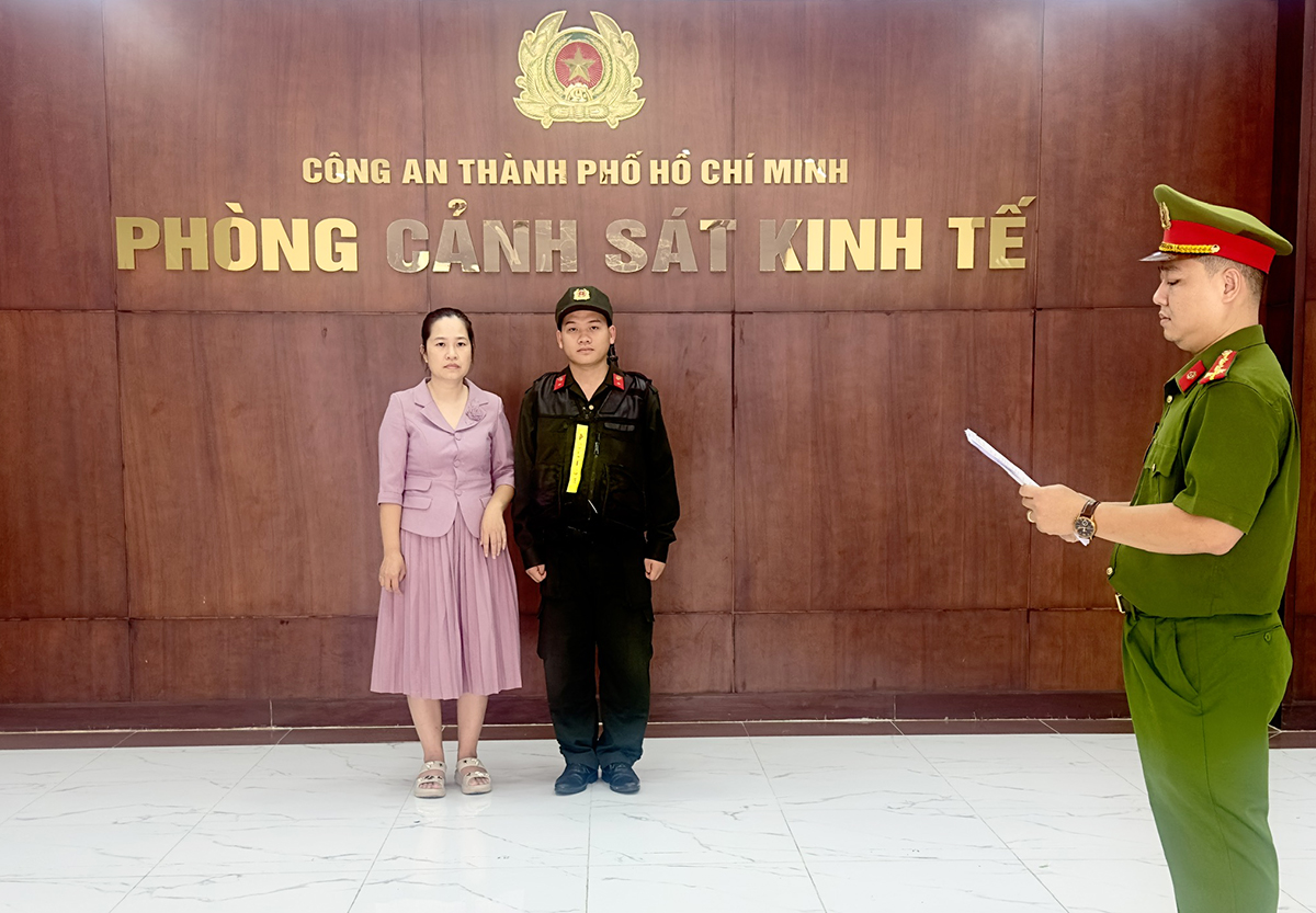 Dat Lanh Ao Dai fabric owner indicted for using AI to copy collection
