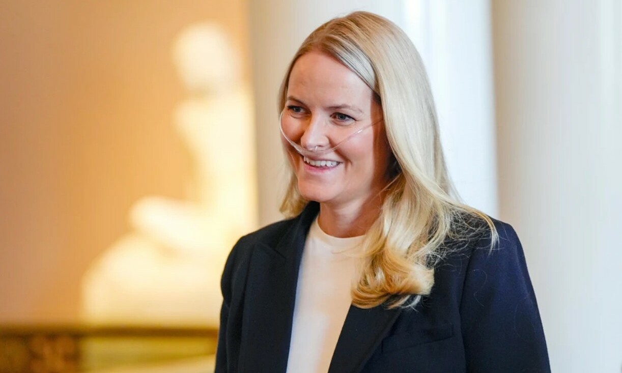 Crown princess of Norway awaits lung transplant