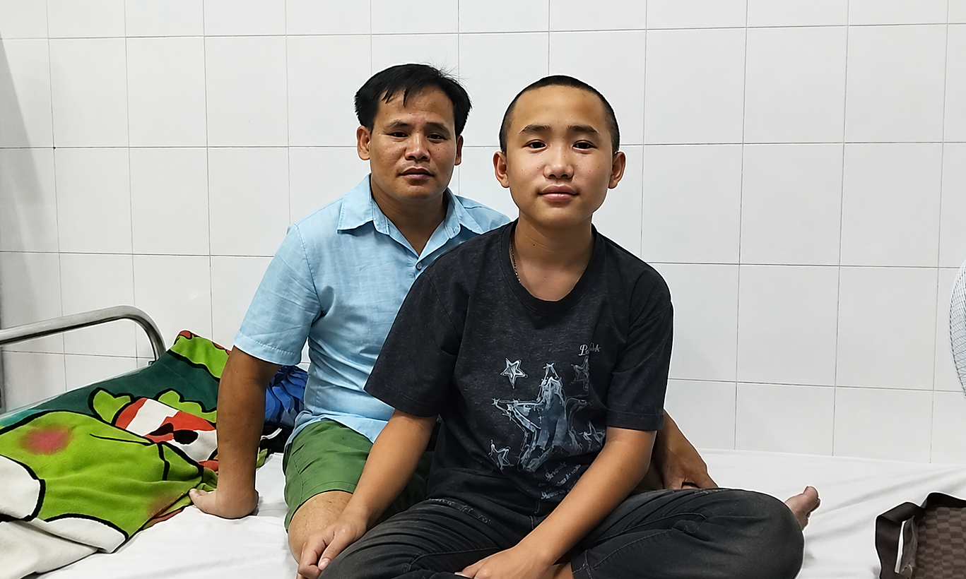 A Hmong father's nearly 1,000 km journey to save his son