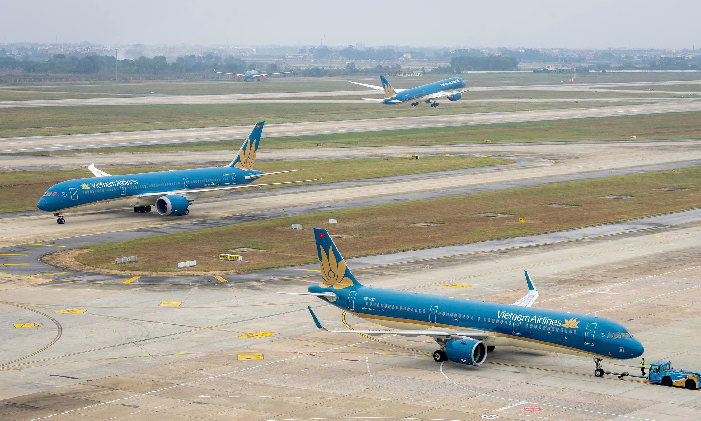 Vietnam Airlines operates over 28,000 domestic flights for peak summer season