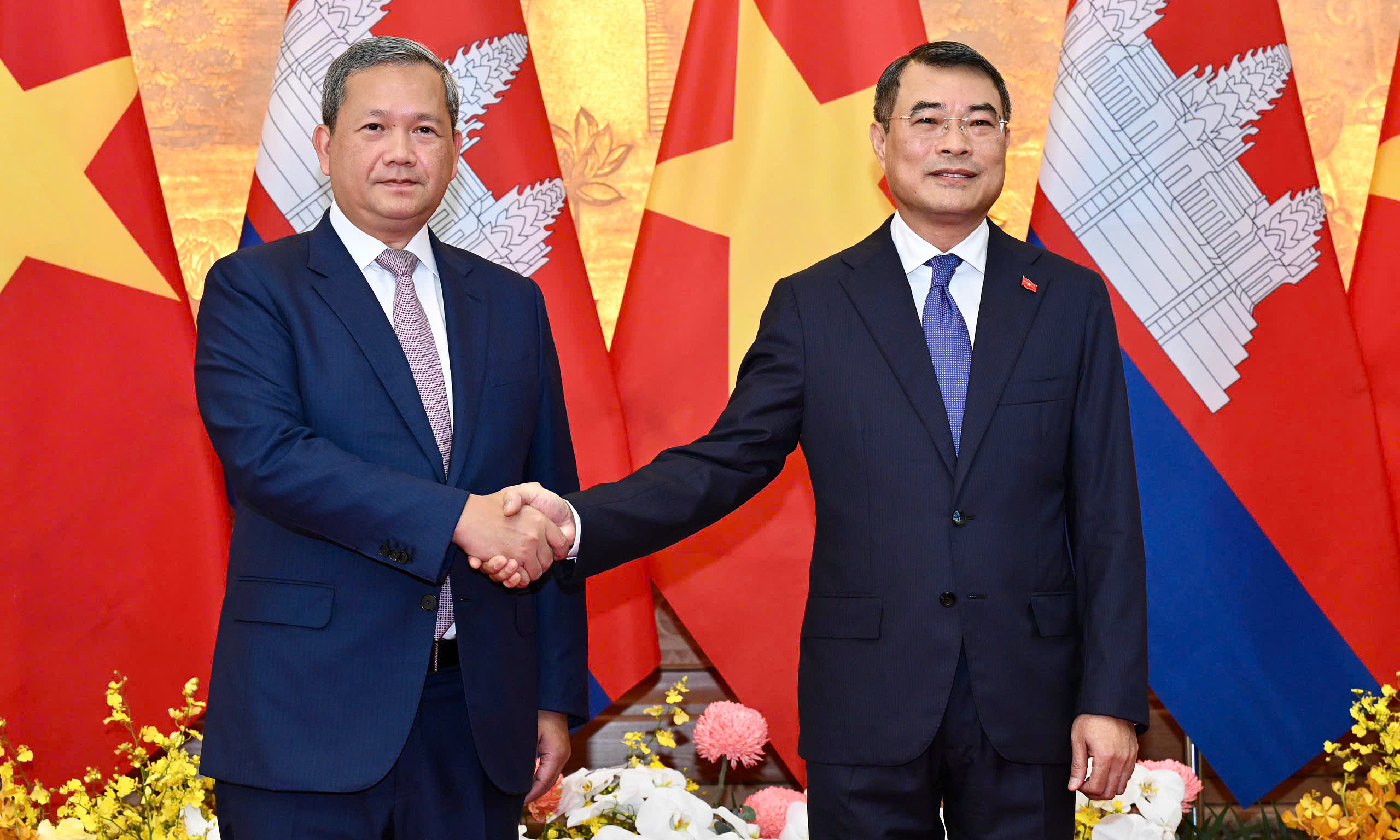 Prime Minister Le Minh Hung presides over welcoming ceremony for Cambodian prime minister
