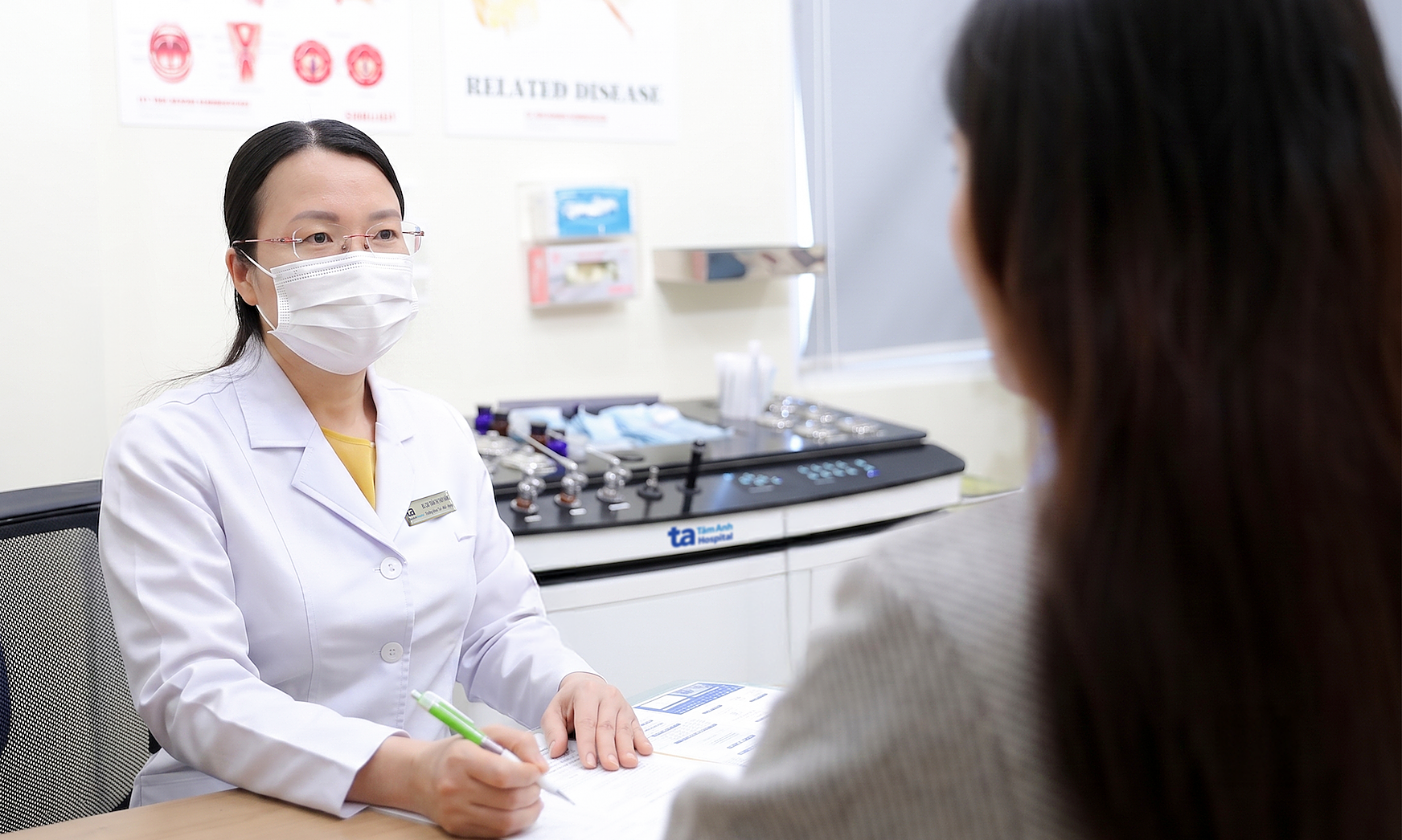 Can you swim with chronic sinusitis?