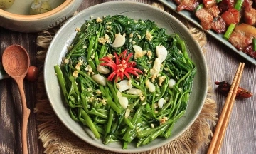 Stir-fried water spinach enters top 3 best dishes in Southeast Asia