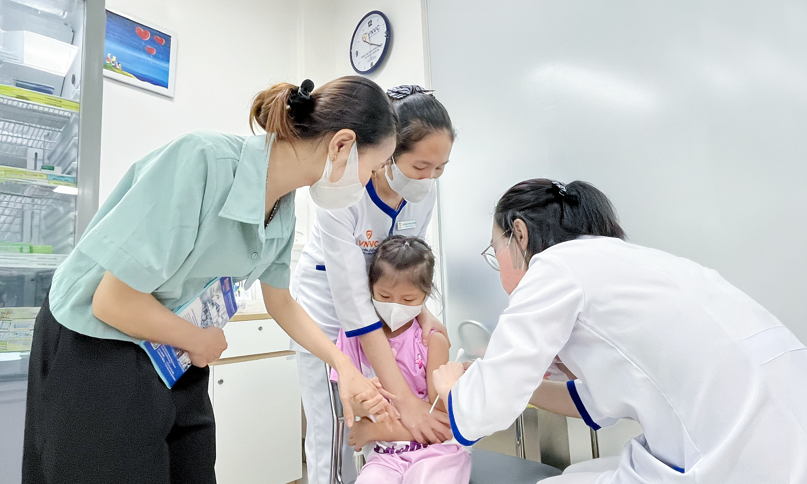 Families seek dengue vaccine after recent deaths